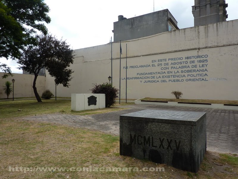 Monolito del Predio Histórico.